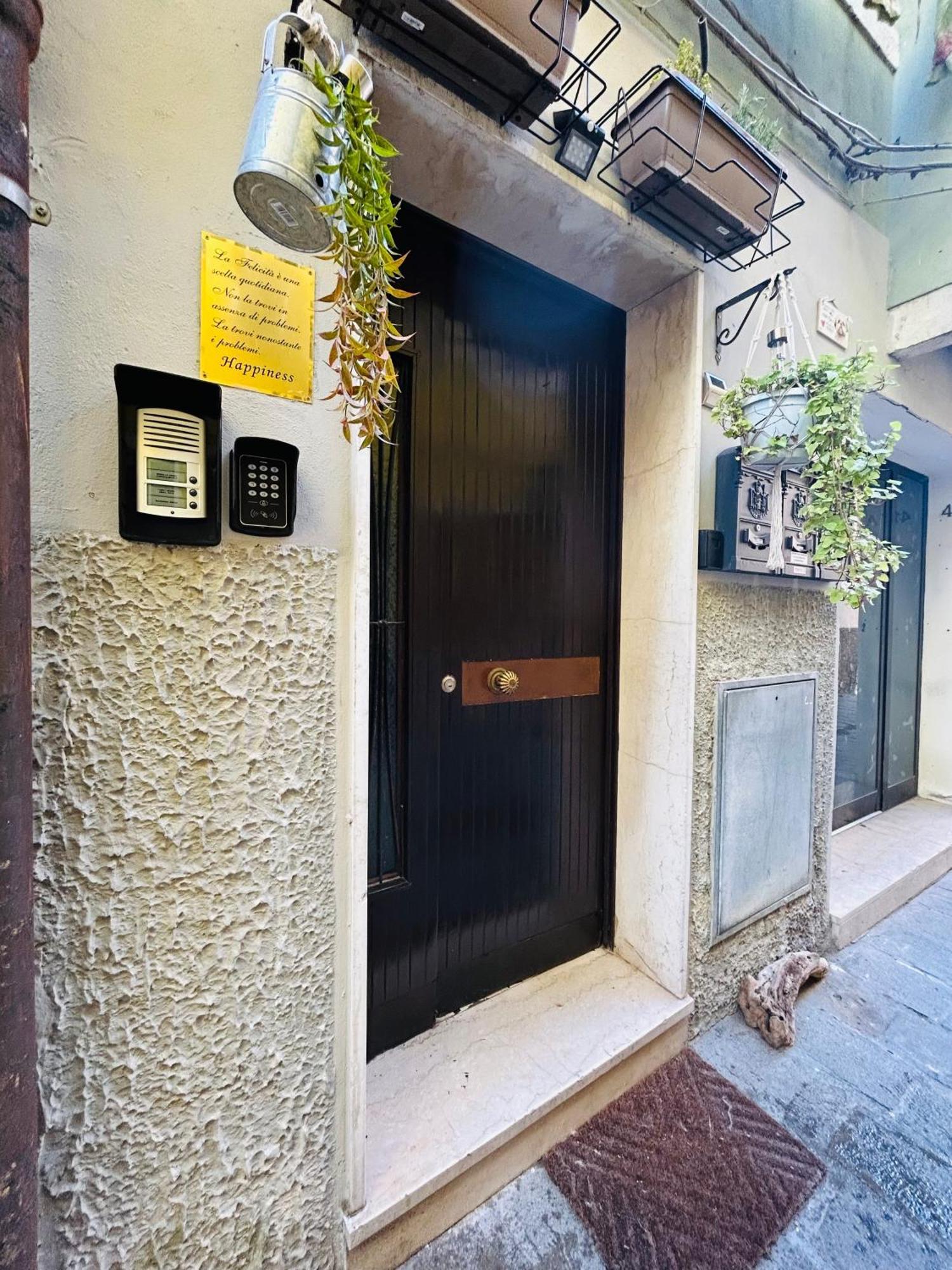Family House Di Genny E Nicola Small Suite Кьоджа Экстерьер фото